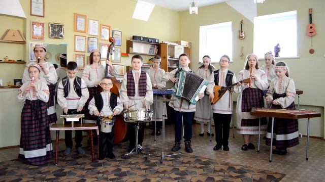 Ансамбль народной музыки и песни «Весялінка» - белорусская полька «Пчёлка» смотреть онлайн