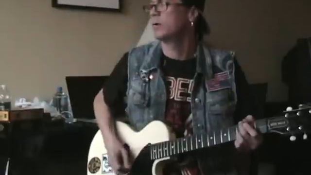 KERI KELLI GUITAR JAM - PART 3 - ELECTED - ALICE COOPER