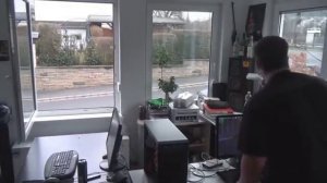 Псих выкинул комп в окно ||| Лучшие приколы 2013