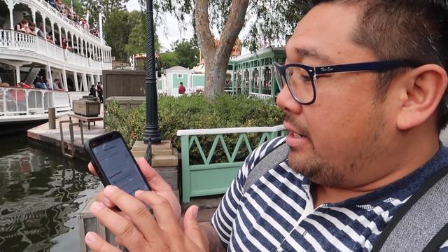 HOW TO: MOBILE ORDERING SERVICE USING THE DISNEYLAND APP смотреть онлайн