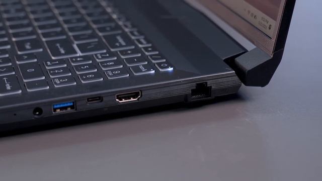 MSI Creator M16 - Ultimate Creativity & Gaming Laptop Review! | I7-12650H + RTX 3060