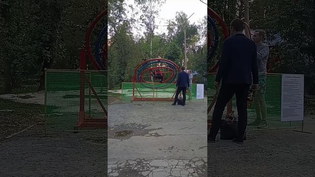Бюджетное развлечение в парке - аттракцион "Невесомость" с ручным приводом :) смотреть онлайн