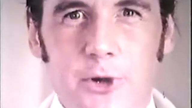 Monty Python - Close-up toothpaste смотреть онлайн