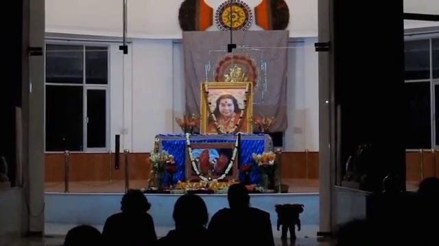 Вечерняя Медитация на Махасамадхи Шри Матаджи