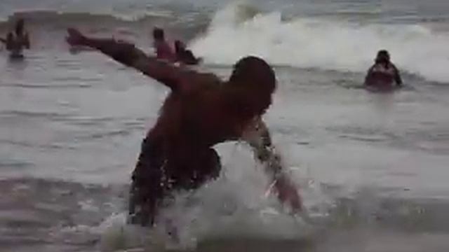 oscar mina. payasada en la playa смотреть онлайн