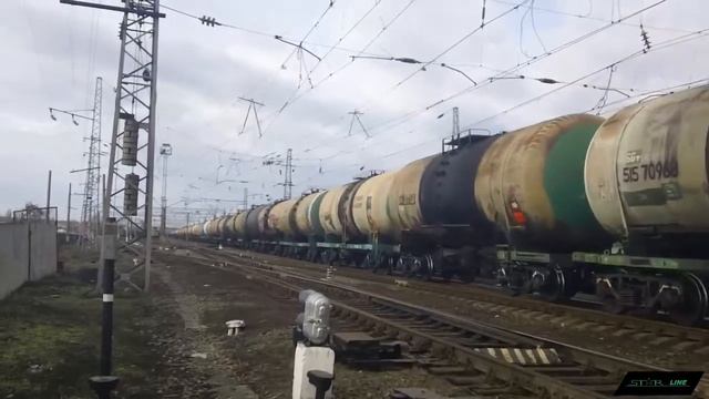 Электровоз ВЛ80К-496 с грузовым поездом. смотреть онлайн