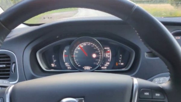 Volvo V40 D3 150hp 2018 0-100