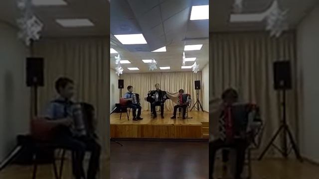 Е. Дербенко "Гармонист играет джаз" смотреть онлайн