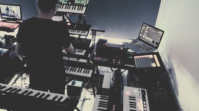 Ambient/ Berlin School live jam improv - Roland System 1, Behringer Odyssey, Deckards Dream + more смотреть онлайн