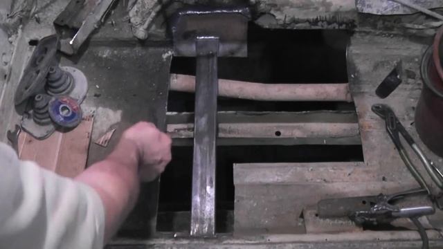 Обзор моей Нивы. Часть 2 (Ремонт крепления раздатки)