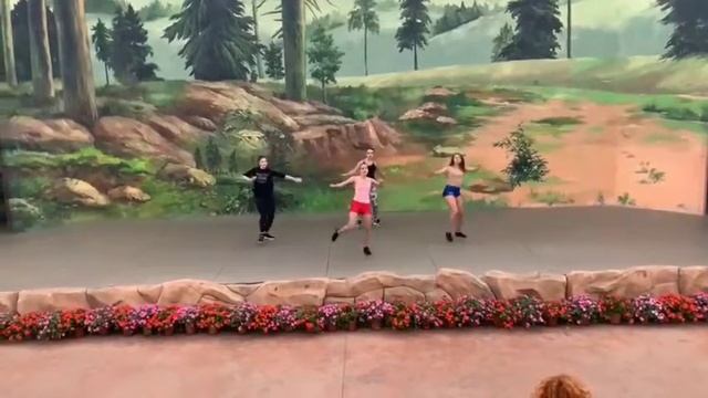 Моя моя сестра в Китае в синем шорты смотреть онлайн