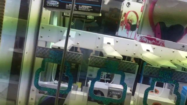 Winning a mini drone out of Key Master смотреть онлайн