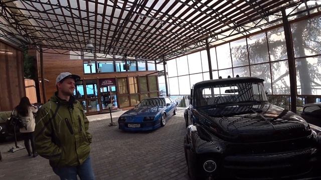 Автомобильный музей в Ялте. Обзор автомобиля построенного в Крыму - Shark на базе Газ "ПОБЕДА". смотреть онлайн