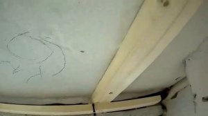 Как выровнять обрешетку без подвесов, клиньев и пузырьковых уровней. Быстрый способ.