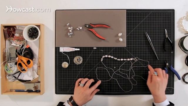 How to Make a Fresh Water Pearl Bracelet | Making Jewelry смотреть онлайн