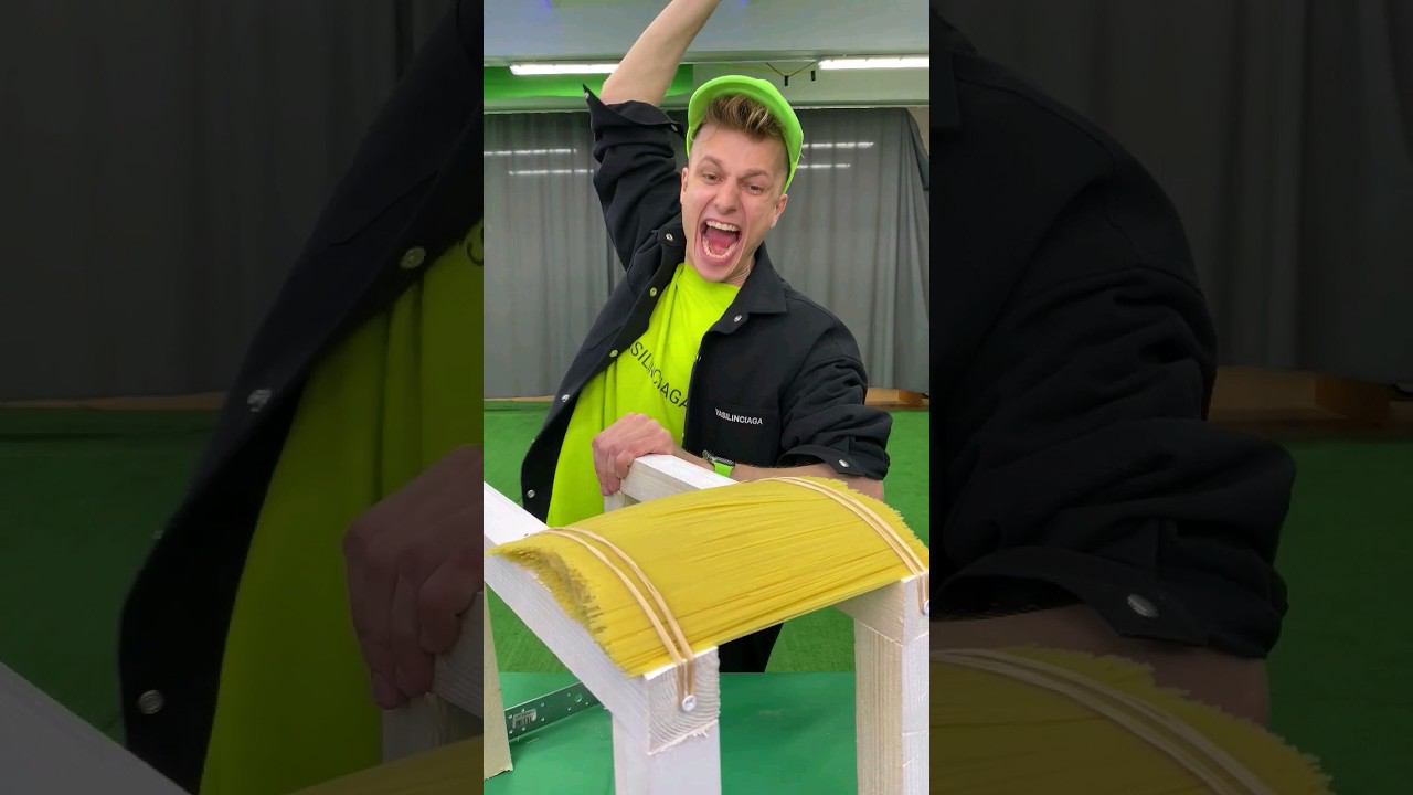 Сколько спагетти сможет сломать Бруно ? смотреть онлайн