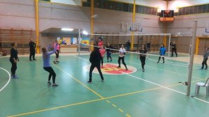 Игра пионербол. Взрослые команды.