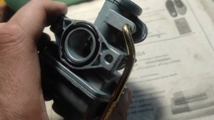 мопед Кольт . сравнение карбюраторов pz 22 разного исполнения.