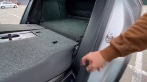 VW Tiguan: как разложить и сложить задний ряд сидений