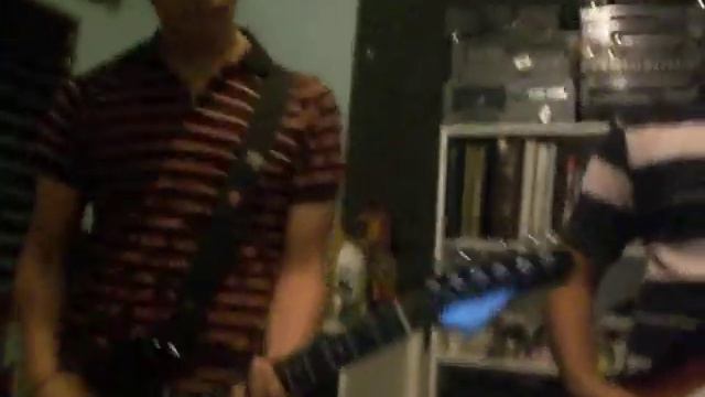 the kids arent alright [Carlos, Hector] смотреть онлайн