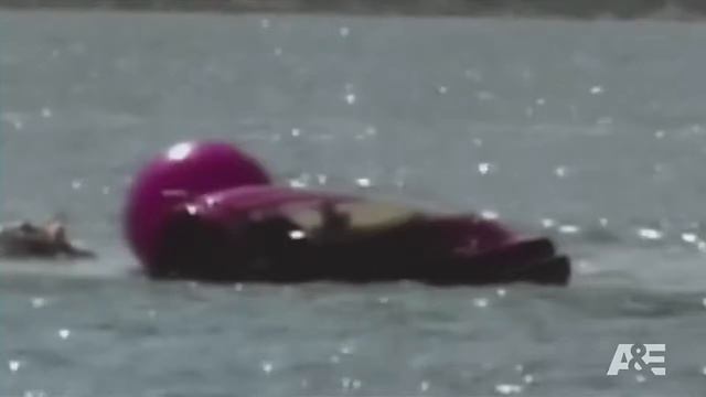 Boat Racing Accident Of Mark Workentine смотреть онлайн
