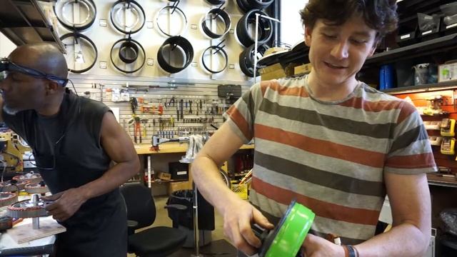 Suntrip Solar Trike Build. Video #6, All Axle Motor Assembly смотреть онлайн