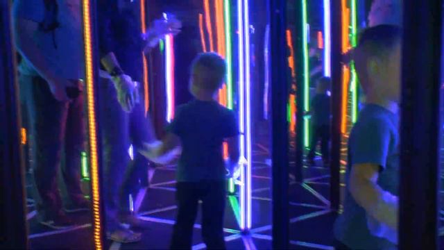 ЗАБЛУДИЛИСЬ В ЛАБИРИНТЕ КОСМОДРОМ ПИТЕРЛЭНД LOST IN THE LABYRINTH OF THE SPACEPORT PITERLEND смотреть онлайн