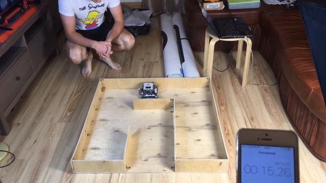 Выход из лабиринта по правилу правой руки (NXT 2.0) lego 9797 смотреть онлайн