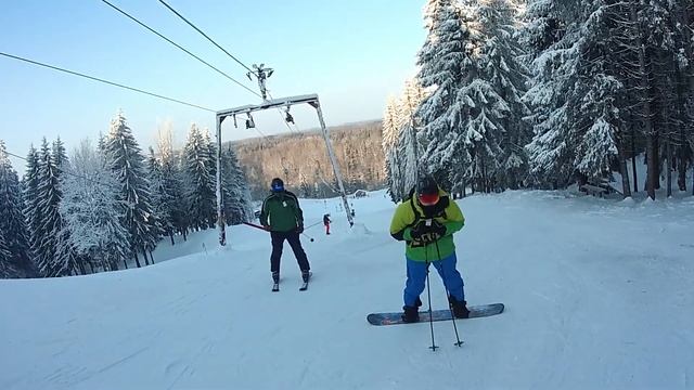 Gaiziņkalns SLĒPOŠANA LATVIJĀ СПУСК С ГОРЫ НА ГОРНЫХ ЛЫЖАХ Гайзинькалнс смотреть онлайн