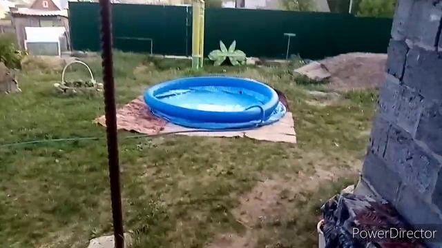 Обои просвечивают, придётся красить ?. Поставили бассейн. Жара нереальная смотреть онлайн