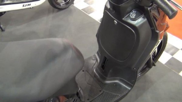 SYM Symphony SR 125 Exterior and Interior