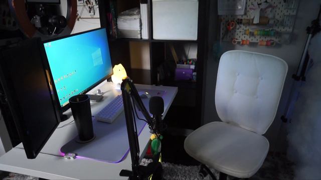 BUILDING MY FIRST PC/DESK TOUR | JAMESKNGUYEN смотреть онлайн