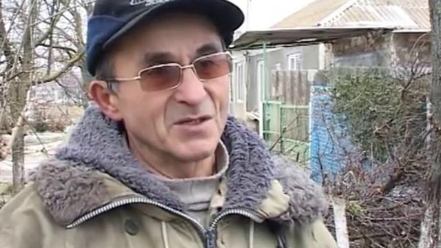 Житель поселка Батарейка самостоятельно устранил порывы на линиях электропередач смотреть онлайн