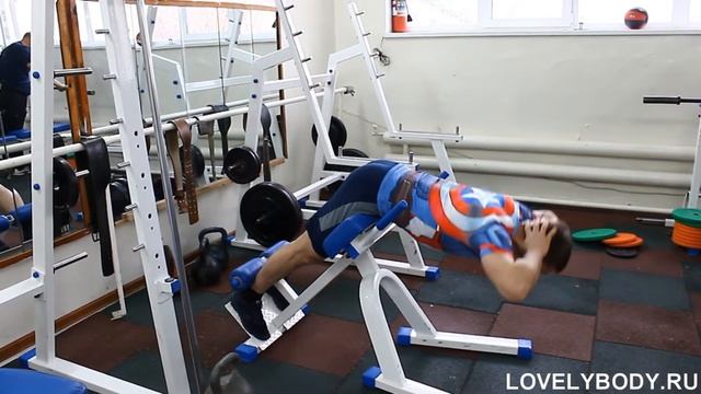 Гиперэкстензия. Техника выполнения, разновидности, ошибки. смотреть онлайн