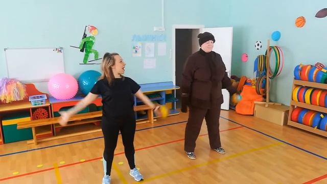 Дистанционное обучение по ФК в ДОУ. Веселая зарядка с мишкой смотреть онлайн