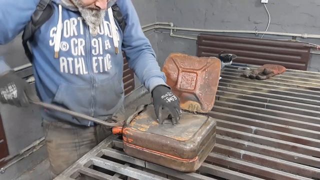 Такой Канистра Бар еще никто не делал Jerrycan minibar Part 1 смотреть онлайн