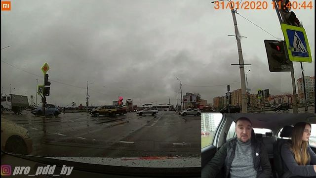 Обязательно ли поворачивать направо под стрелку или нет? ПДД проезд светофоров с доп.секцией. смотреть онлайн