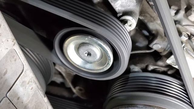 Дребезг натяжного ролика Mercedes М276 DE 30 AL смотреть онлайн