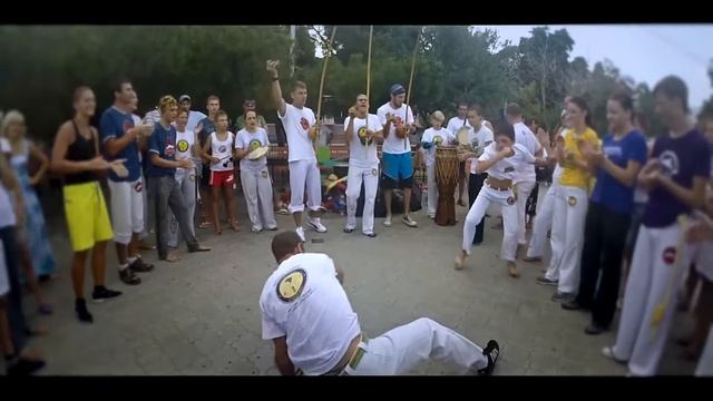 Roda de Rua (Alyshta) AXE Capoeira смотреть онлайн