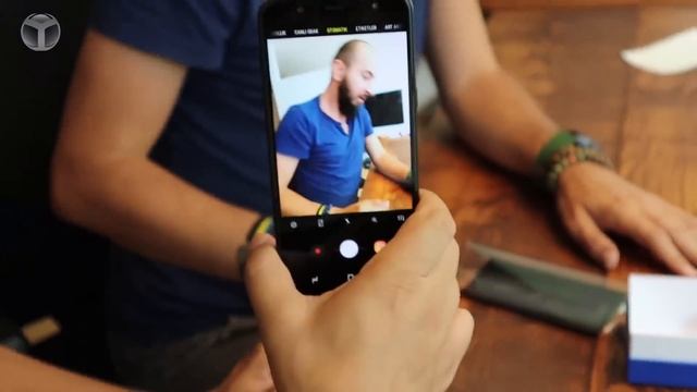 Samsung Galaxy J8 Kutusundan çıkıyor!