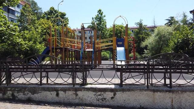 ТУАПСЕ - ПРИМОРЬЕ, ЦЕНЫ, РЫНОК, МОЛ И МОРСКАЯ РЫБАЛКА НА КРАБА. смотреть онлайн