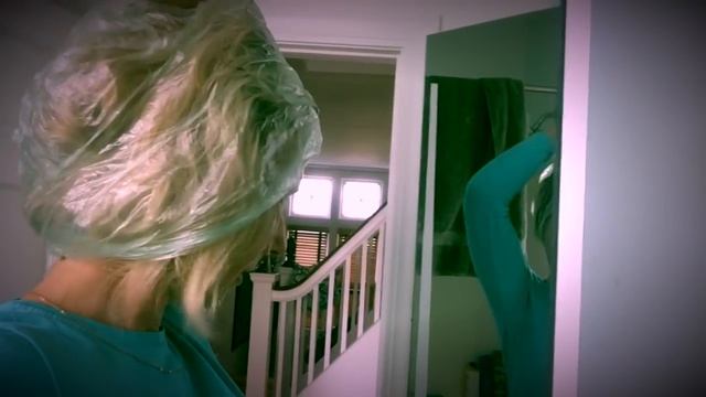 Безопасная краска для волос. Красная луна. США смотреть онлайн