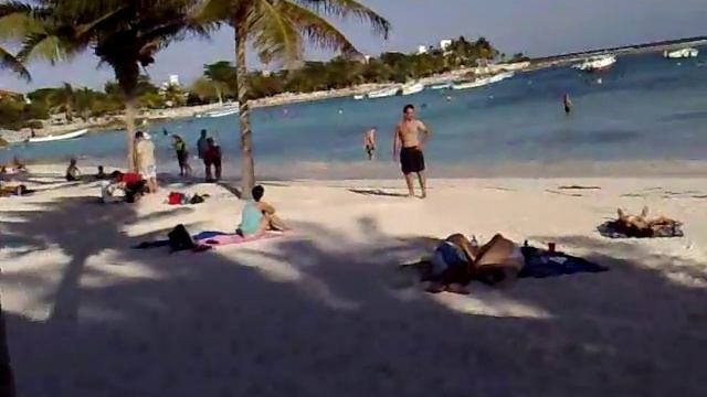 Bungalow and Beach (Hotel Akumal Caribe, Mexico) смотреть онлайн