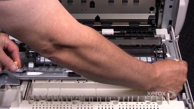 Xerox® WorkCentre® 7120/7220/7225 Replacing the 2nd BTR Assembly смотреть онлайн