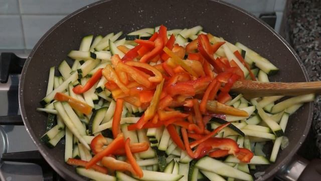 SPAGHETTI con VERDURAS, un almuerzo rápido y sabroso/СПАГЕТТИ с ОВОЩАМИ, быстрый и вкусный обед смотреть онлайн