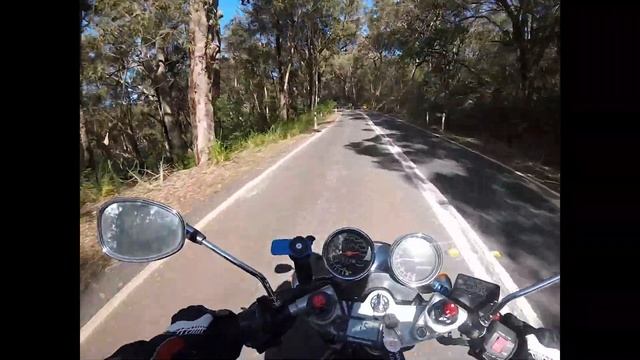 Suzuki Bandit 400 VC revving up exhaust sound смотреть онлайн