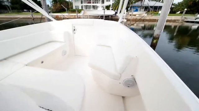 Intrepid Powerboats 327 Cuddy (2013) with Twin Mercury 300 HP Outboard Engines - Boat Review смотреть онлайн