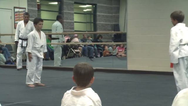 Alex Judo Lesson 10-1-2011.mpg смотреть онлайн