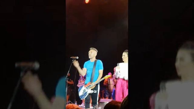 "Тебе повезло, ты не такой как все -ты работаешь в офисе" группировка Ленинград смотреть онлайн