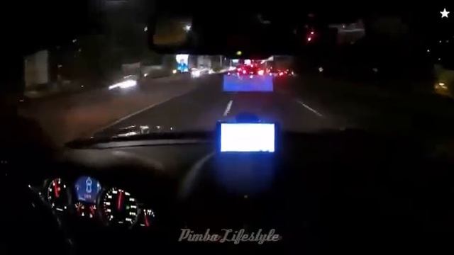 Picada de Porsche Cayenne vs Dodge Ram en la 9 de julio a 240km/h смотреть онлайн